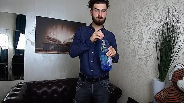 KyloEast online show from June 24, 7:07 am