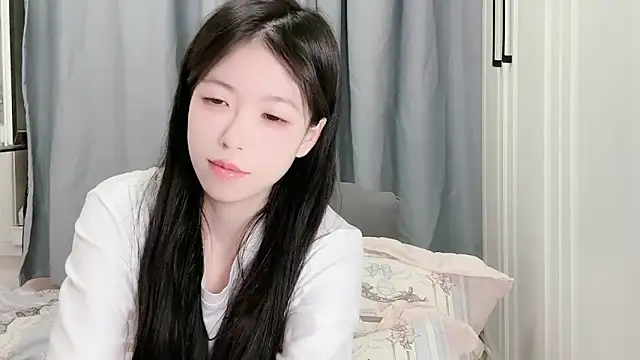 XiaoMei-iiiiii online show from May 28, 4:35 pm
