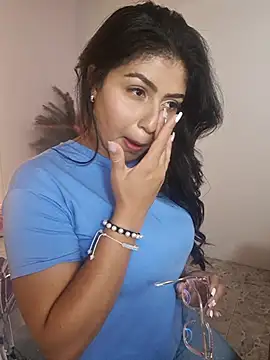 Snapshot of LucyWild8 chatting on June 9, 8:21 pm LucyWild8 online show from June 9, 8:21 pm