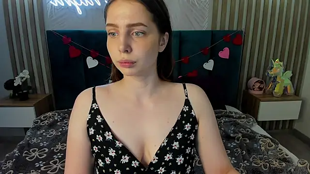 Snapshot of ReneeBlair chatting on June 7, 1:33 am ReneeBlair online show from June 7, 1:33 am