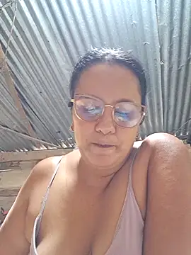 Snapshot of Samanta-42 chatting on May 16, 12:37 pm Samanta-42 online show from May 16, 12:37 pm