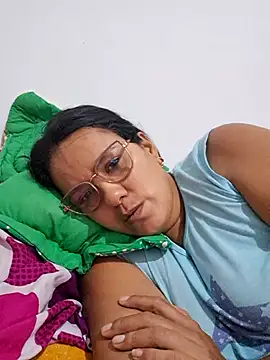 Snapshot of Samanta-42 chatting on June 19, 10:54 am Samanta-42 online show from June 19, 10:54 am