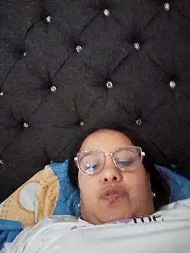 Snapshot of Samanta-42 chatting on June 18, 2:55 pm Samanta-42 online show from June 18, 2:55 pm