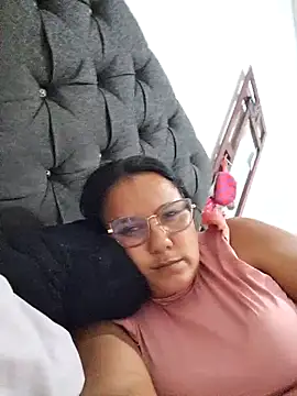 Snapshot of Samanta-42 chatting on May 11, 11:35 pm Samanta-42 online show from May 11, 11:35 pm