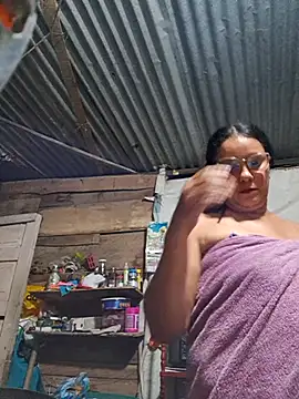 Snapshot of Samanta-42 chatting on July 7, 12:24 am Samanta-42 online show from July 7, 12:24 am
