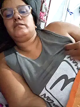 Snapshot of Samanta-42 chatting on June 10, 10:27 am Samanta-42 online show from June 10, 10:27 am