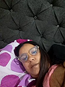 Snapshot of Samanta-42 chatting on May 15, 2:20 am Samanta-42 online show from May 15, 2:20 am