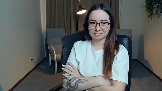 NadaRudeen online show from April 18, 12:40 pm