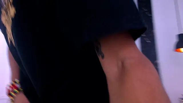 Lian Jacob online show from April 22, 8:04 pm