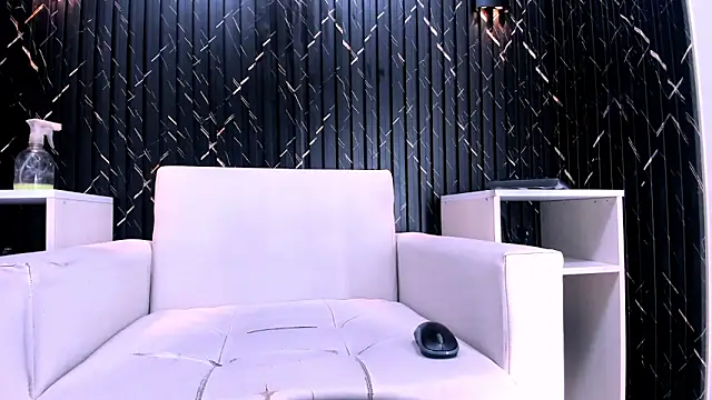 Lian Jacob online show from May 15, 8:29 pm