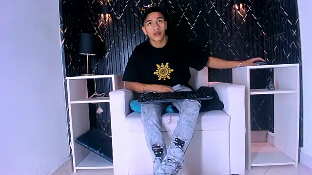 Lian Jacob online show from June 5, 7:52 pm