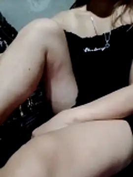 Snapshot of Zara-Lina chatting on June 3, 1:01 pm Zara-Lina online show from June 3, 1:01 pm