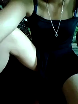 Snapshot of Zara-Lina chatting on June 5, 7:03 am Zara-Lina online show from June 5, 7:03 am