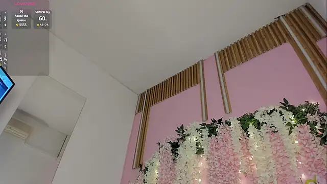thiccylexxy  online show from May 20, 12:35 pm