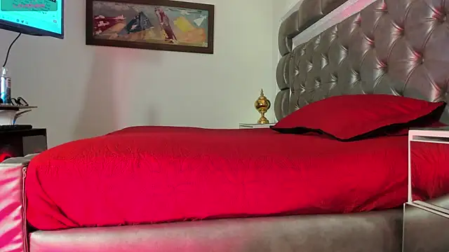 thiccylexxy  online show from May 14, 12:35 pm