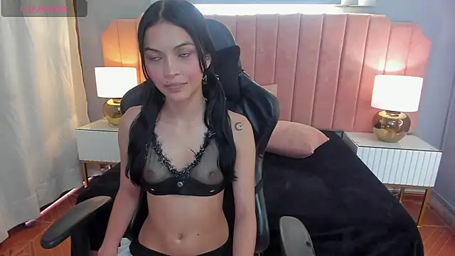 Snapshot of kata_petite chatting on April 24, 8:00 pm kata petite online show from April 24, 8:00 pm