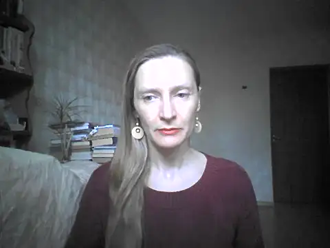 Snapshot of LunaBelle8 chatting on May 13, 2:02 pm LunaBelle8 online show from May 13, 2:02 pm