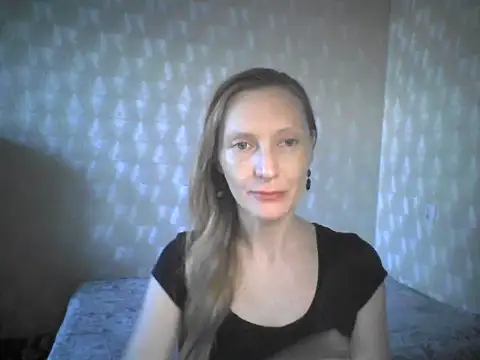 Snapshot of LunaBelle8 chatting on May 4, 4:10 pm LunaBelle8 online show from May 4, 4:10 pm