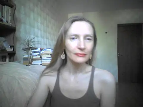 Snapshot of LunaBelle8 chatting on May 16, 2:16 pm LunaBelle8 online show from May 16, 2:16 pm