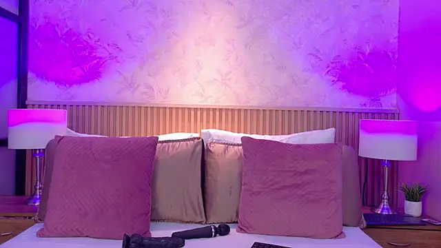 Snapshot of Darcy_glow_ chatting on July 10, 11:54 am Darcy glow online show from July 10, 11:54 am