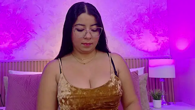 Darcy glow  online show from May 8, 11:36 am