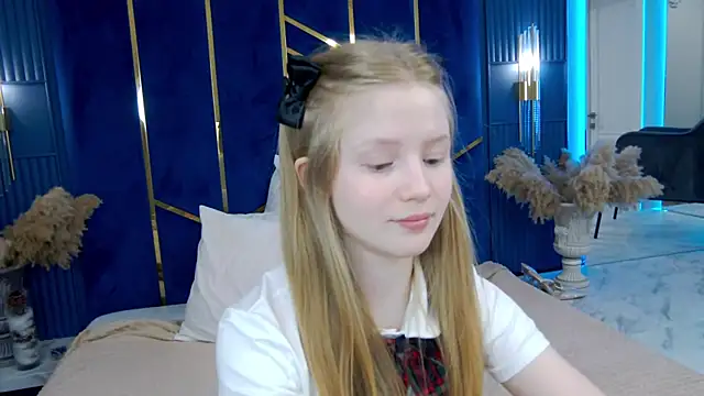 Snapshot of LilianHowards chatting on April 19, 9:21 am LilianHowards online show from April 19, 9:21 am