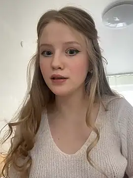 Snapshot of LilianHowards chatting on May 4, 11:13 am LilianHowards online show from May 4, 11:13 am