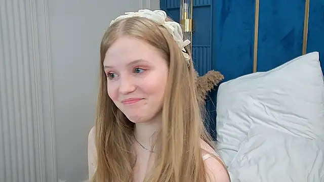 Snapshot of LilianHowards chatting on June 12, 10:57 am LilianHowards online show from June 12, 10:57 am