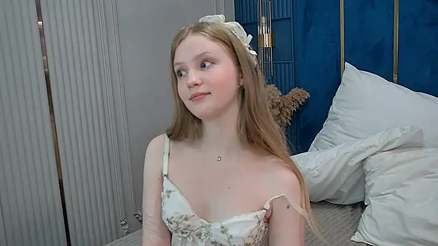 Snapshot of LilianHowards chatting on June 21, 9:59 am LilianHowards online show from June 21, 9:59 am