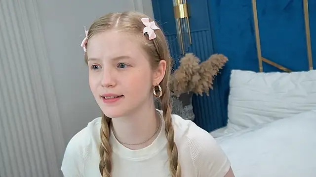 Snapshot of LilianHowards chatting on July 7, 11:03 am LilianHowards online show from July 7, 11:03 am