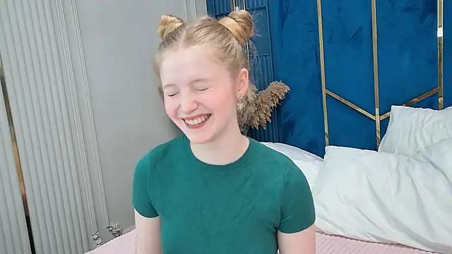 Snapshot of LilianHowards chatting on June 30, 7:41 am LilianHowards online show from June 30, 7:41 am