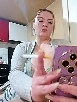 BigBoobsMia123 online show from April 17, 9:17 pm