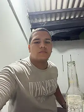 Snapshot of Patricio_02 chatting on June 11, 3:58 am Patricio 02 online show from June 11, 3:58 am