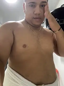 Snapshot of Patricio_02 chatting on June 9, 2:23 am Patricio 02 online show from June 9, 2:23 am