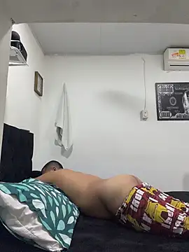 Snapshot of Patricio_02 chatting on May 25, 12:37 pm Patricio 02 online show from May 25, 12:37 pm