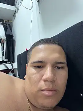 Snapshot of Patricio_02 chatting on May 26, 2:09 am Patricio 02 online show from May 26, 2:09 am