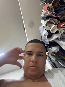 Snapshot of Patricio_02 chatting on June 1, 3:29 am Patricio 02 online show from June 1, 3:29 am