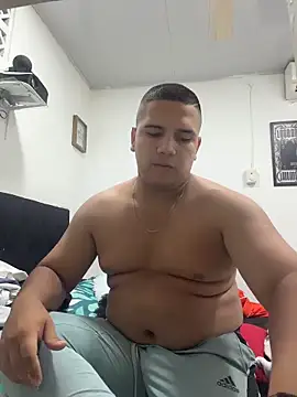 Snapshot of Patricio_02 chatting on May 15, 3:59 am Patricio 02 online show from May 15, 3:59 am