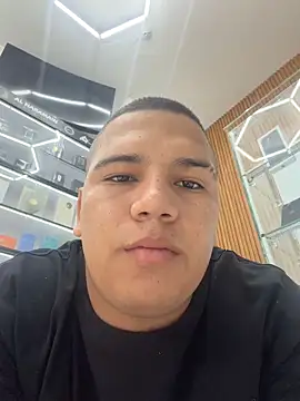 Snapshot of Patricio_02 chatting on May 30, 3:06 pm Patricio 02 online show from May 30, 3:06 pm