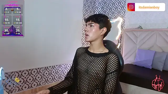 Snapshot of Damian_tay chatting on June 20, 11:48 am Damian tay online show from June 20, 11:48 am