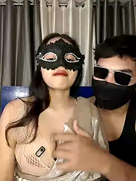 couple hot43 online show from May 13, 8:38 pm