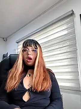 BelleVivianne online show from April 25, 1:41 pm
