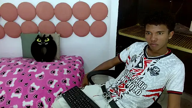 Chris Hott online show from April 22, 2:18 am