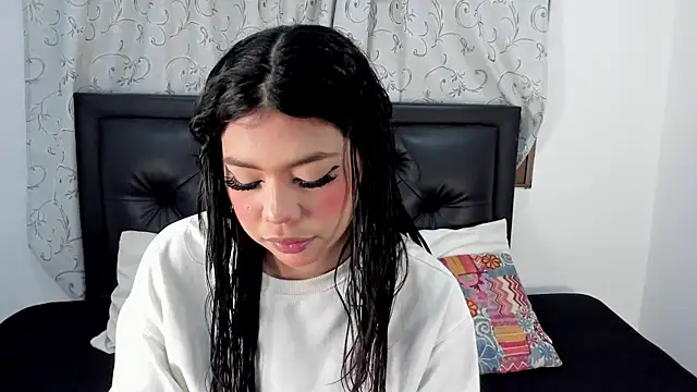 Snapshot of Nathy_Pelaez chatting on June 11, 3:47 am Nathy Pelaez online show from June 11, 3:47 am