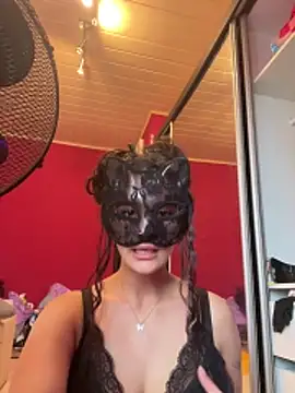 Snapshot of LaylaLush69 chatting on June 29, 6:18 pm LaylaLush69 online show from June 29, 6:18 pm