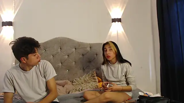 mrandmrsvixencs online show from April 26, 1:41 pm