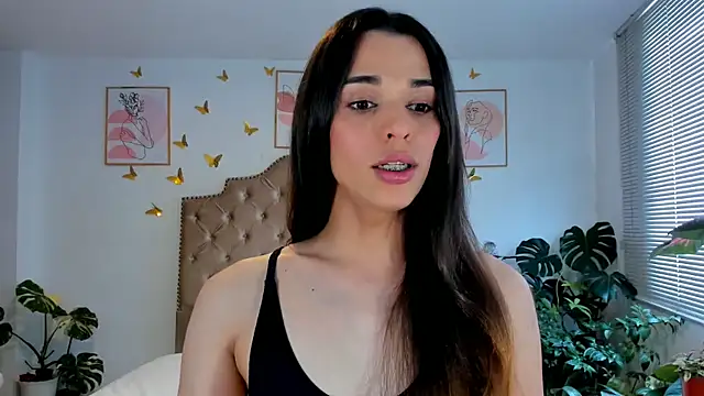 Snapshot of bella_grego chatting on June 2, 5:35 pm bella grego online show from June 2, 5:35 pm