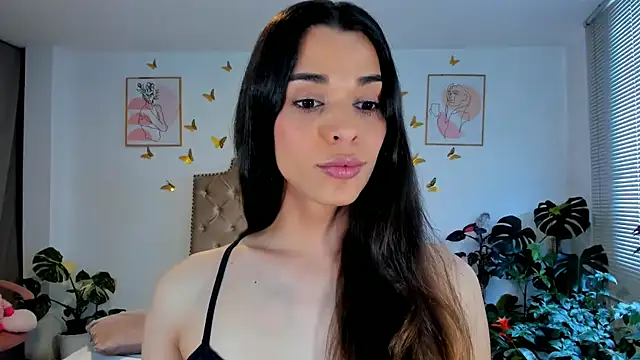 Snapshot of bella_grego chatting on July 16, 5:32 pm bella grego online show from July 16, 5:32 pm