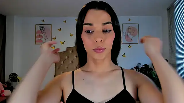 Snapshot of bella_grego chatting on July 10, 1:33 pm bella grego online show from July 10, 1:33 pm