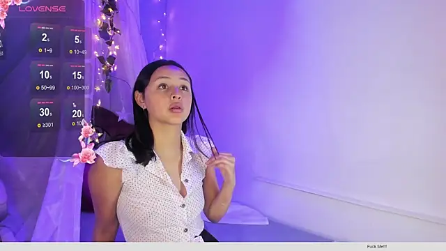 Snapshot of thalia_ecos chatting on May 15, 6:28 pm thalia ecos online show from May 15, 6:28 pm
